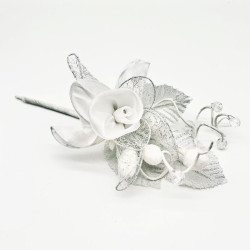 Fleur à dragées blanche